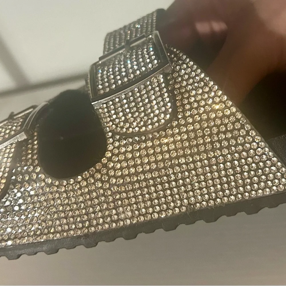 NWOTs! Madden Girl Silver Rhinestone Sandals Sz 9 - Picture 5 of 6